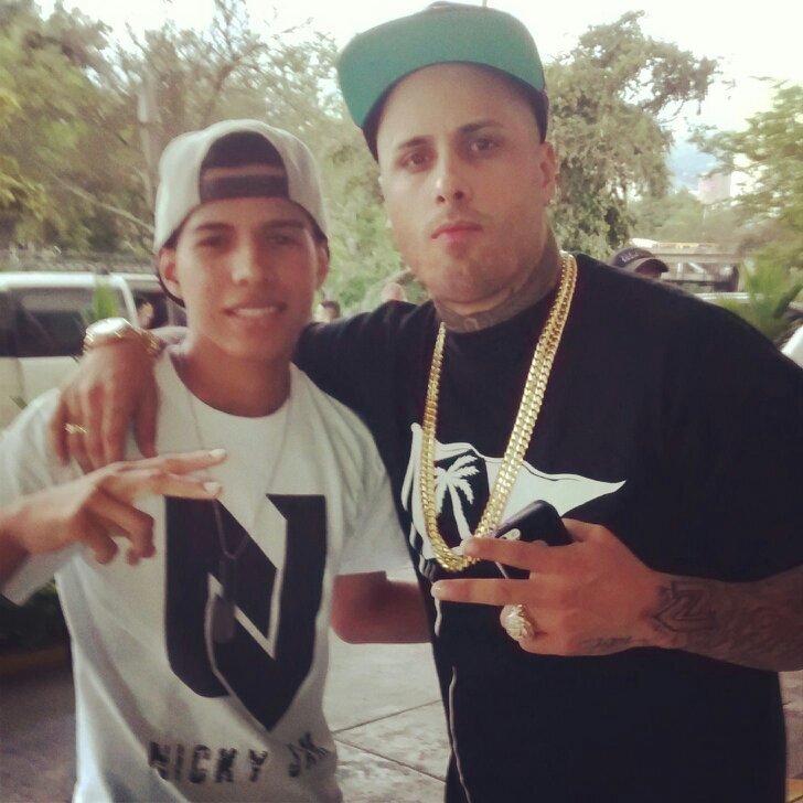 Fiel Seguidor De Nicky Jam & Ñengo Flow / #RG4L #Jamfao / Presidente: @FCNICKYJAMCALII / instagram: @crisrealgcangri / PIN:7A53E0EF / What:3043525887