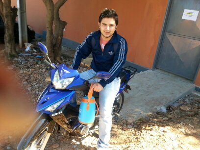 Estudiante fce.una. trabajador. humilde