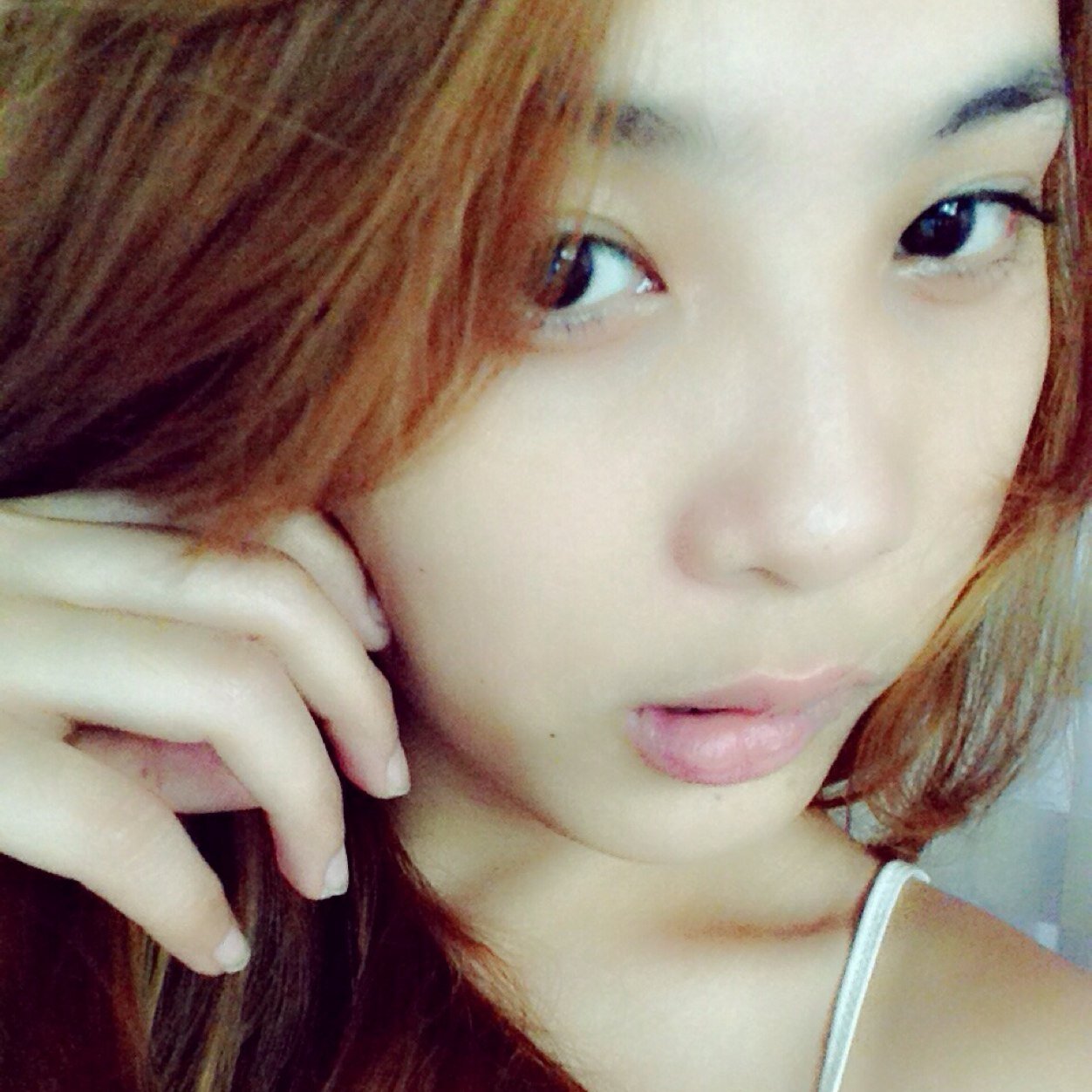 im married to a very generous man. he is my everything:) im a dance choreographer.a volleyball player when i was in hs:) trying hard to be a singer haha.