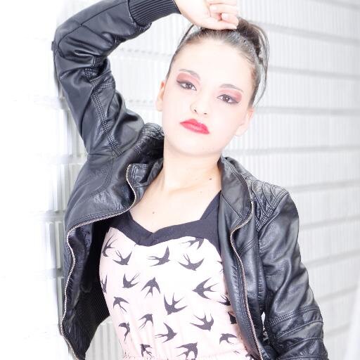 Vamos viver, vadiar. O que importa é nossa alegria..♫               http://t.co/Keeo3CJi0v