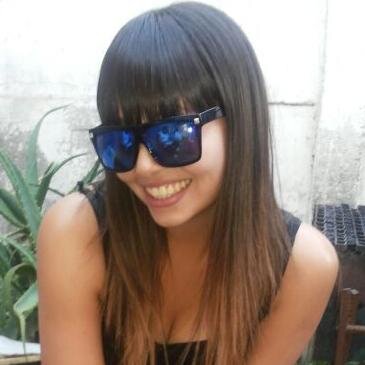 Diseñadora de Vestuario, de profesión. Coordinadora de Visual & Merchandisng en Amphora.