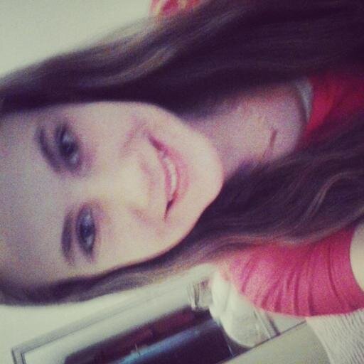 ●๋• Bobaa, Ciumentaaa pra caralhooo, Morenaa, olhos azuis, Altaa, Gramistaaa *-* e Gaúchaa u.u ●๋•