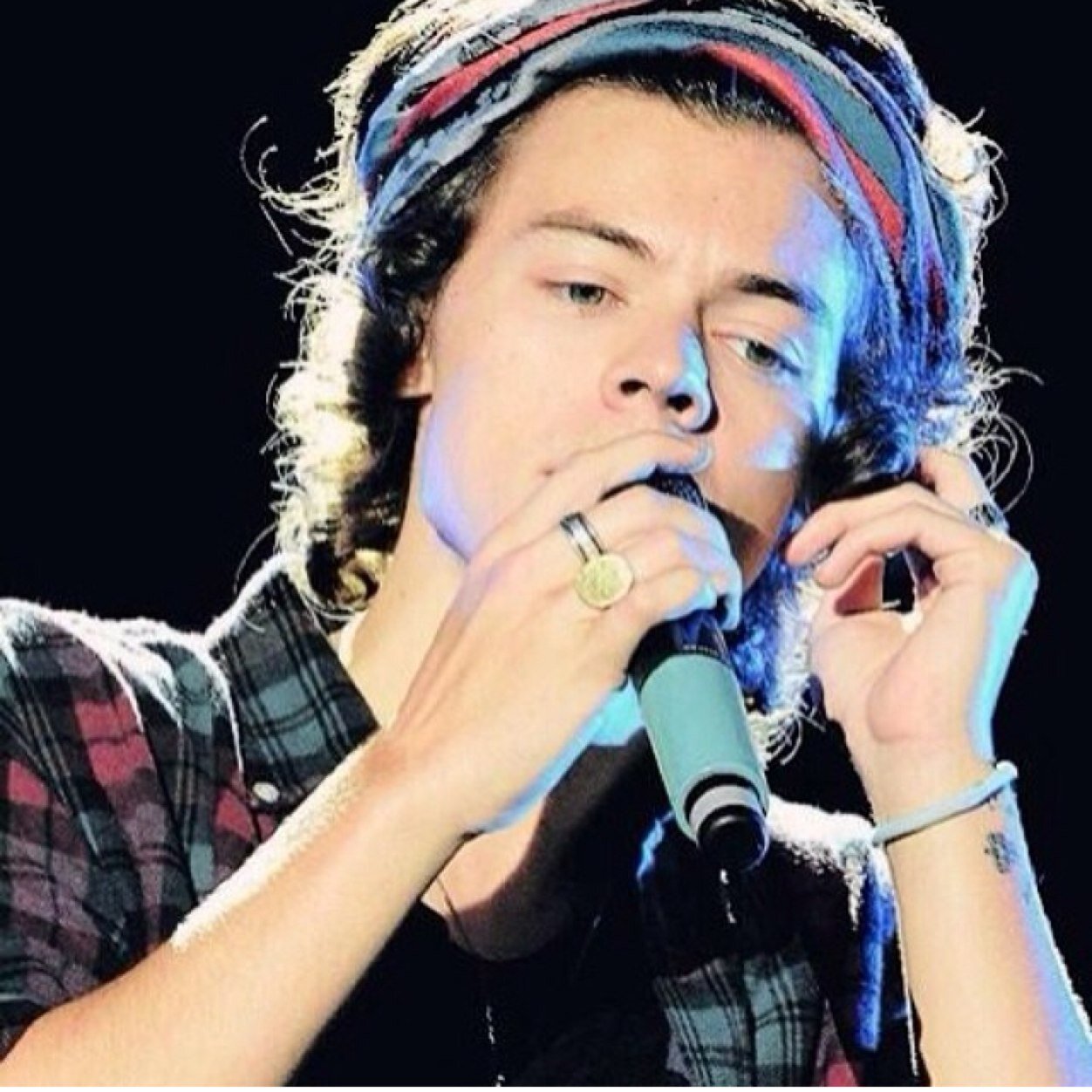 I'm in love with you And all these little things ♡