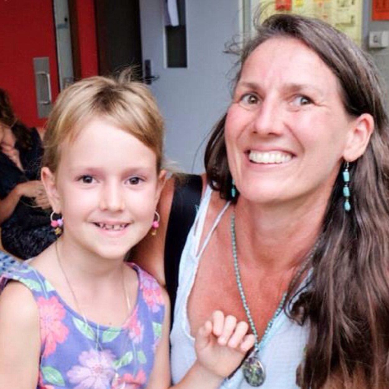 mn8inglove's profile picture. flow to peace