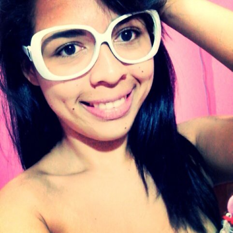 Viver de fato é sentir e sentir é mais do que saber. Então como viveremos sem sentir? Por isso quando penso em tudo isso, penso e logo resisto.