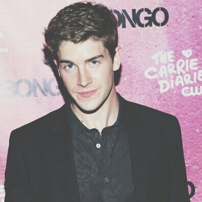 First and Official Fanpage of Brendan Dooling!! Brendan followed at 8•25•12!! Brendan, Anna, Matt, Dan, Katie, Stefania, Jake & Amy tweeted. #thecarriediaries