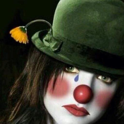 ‏طالب جامعي...:دام ب قلوبنا حي مامات أحبابنا لو .. طولو البعد غالين ،!  تابعني أتابعك رتويت=رتويت