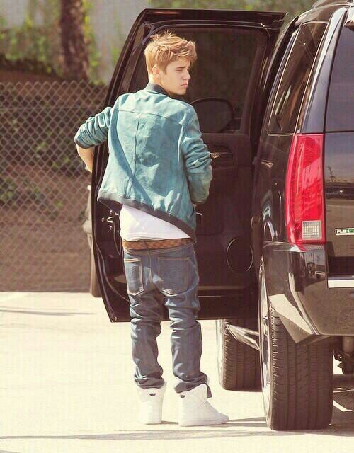 OfficialHQ's profile picture. All Official's