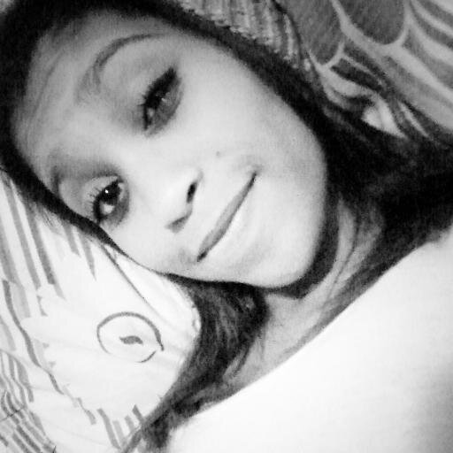 peace love , Reggae is life ☮♥ Protege-me como à menina dos teus olhos; esconde-me à sombra das tuas asas”.Salmos 17:8 We are all missing or waiting someone