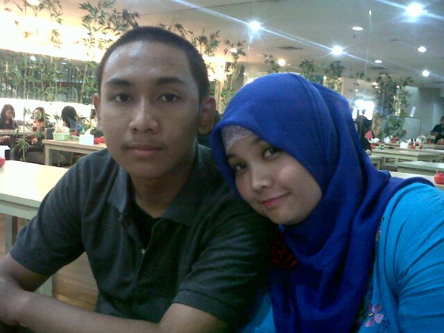 Simple person ,senyum ibadah , virgo | SMAN 15 SMG |Always Happy when see you smile S.W.N:* SILENT (XII ipa 5)