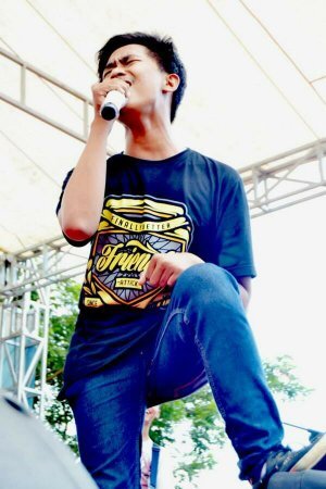 Riyan Hidayattulloh||
|| Akhirnya akan lebih baik dari pada mimpimu @DiaryOfPast13 ||  sahabat abadi :  @FriendsAttackWear|| Finnaly Better Than Your Dream
