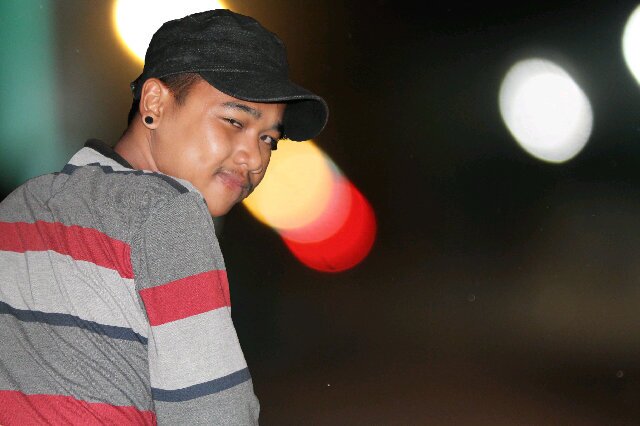 03_04_14   Ema pramasella ♥ . Cuman setia sama satu aja :D П┐