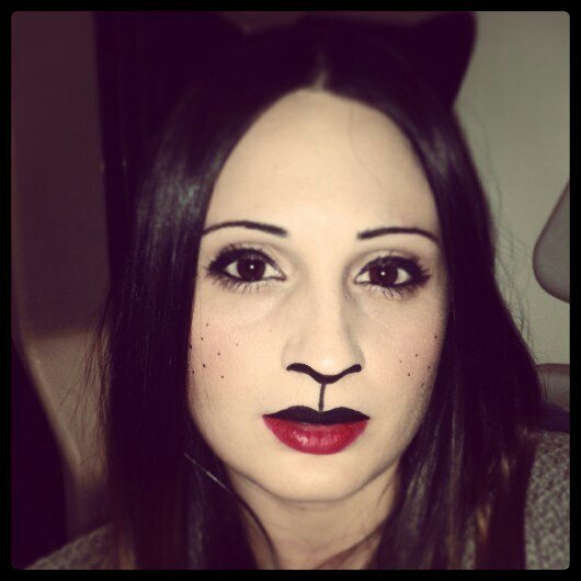 GataBangBang's profile picture. #5 Jugadora de roller derby femenino.
Alocada, felina, melancólica, teatrera, desquiciada y soñadora. Siempre persiguiendo el mundo y la vida.