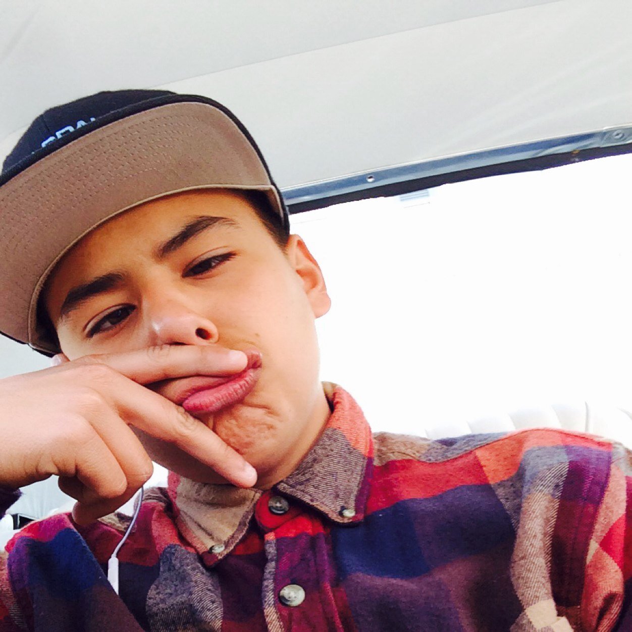 jakecmunoz's profile picture. AYE FOLLOW ME