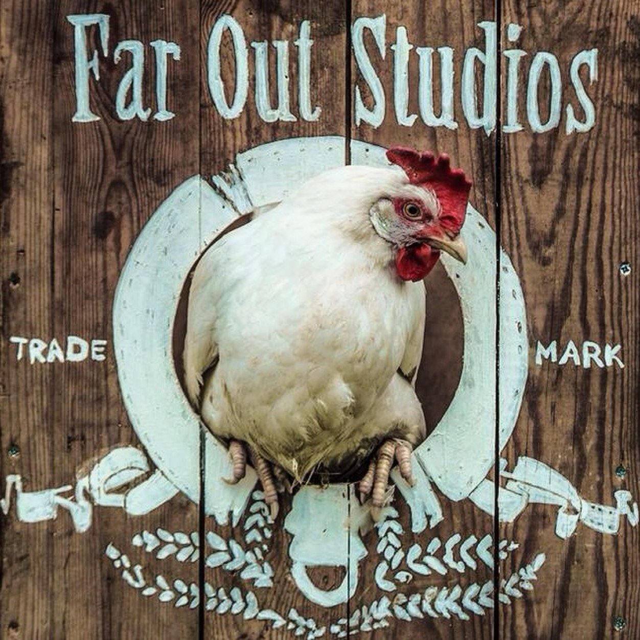En kreativ mötesplats i lantlig miljö med en musikstudio i världsklass som kärna. Hos Far Out Studios föds inspirationen.