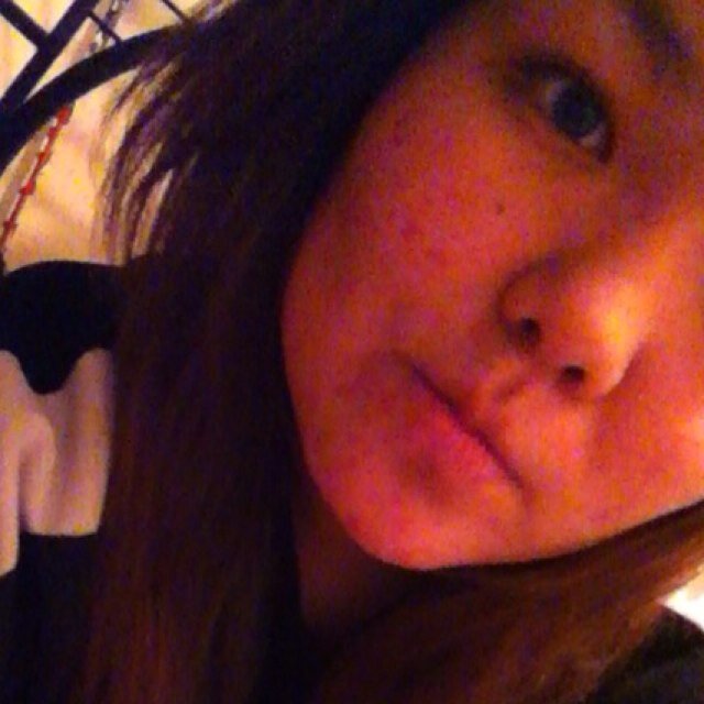nona bearchief (: graduated. family&friends is all i need ♥ . live your life & chase after your dreams :) 
Volleyball is like my life ✌