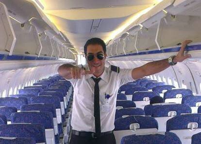 abdelazizcrew's profile picture. 