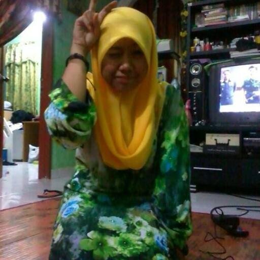 Assalamualaikum. Love my family and my friend damn much. follow me and i'll follow u back dear.Happy with MY BELOVED FRIENDS.