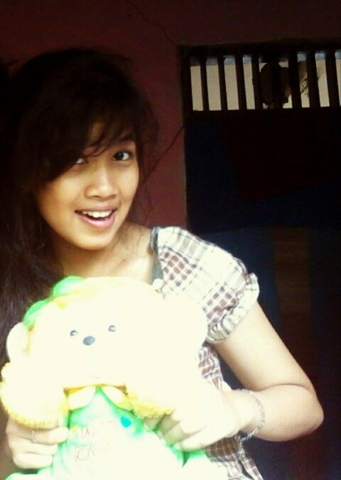 I ♥ ﻟِﻠَّﻪِ☺ I'm fivi new account @arviyanifivi follow ,follback?, just mention. Thanks. #@vierratale {^_ ^`} //' @_widikidiw_ #XIIAK1 #3vhs #pmr3_praktis