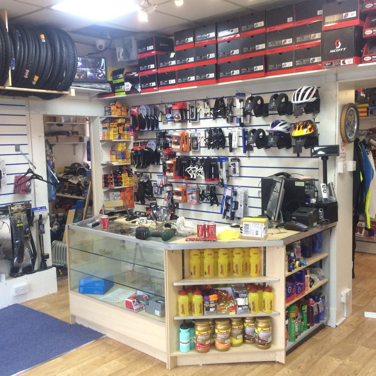 Cycle Shop serving Preston and South Ribble for more than 20 years! Ride bikes, BC coach and run http://t.co/EJnA7Vty0d