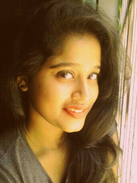 A foodie, amateur model, enjoys life with maths science and Whatsapp