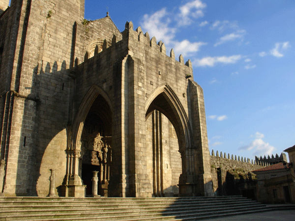 Páxina oficia de Twitter da Catedral de Tui.
Catedral de Tui, official Twitter page.
Benvido! / ¡Bienvenido! / Bem-vindo! / Welcome!