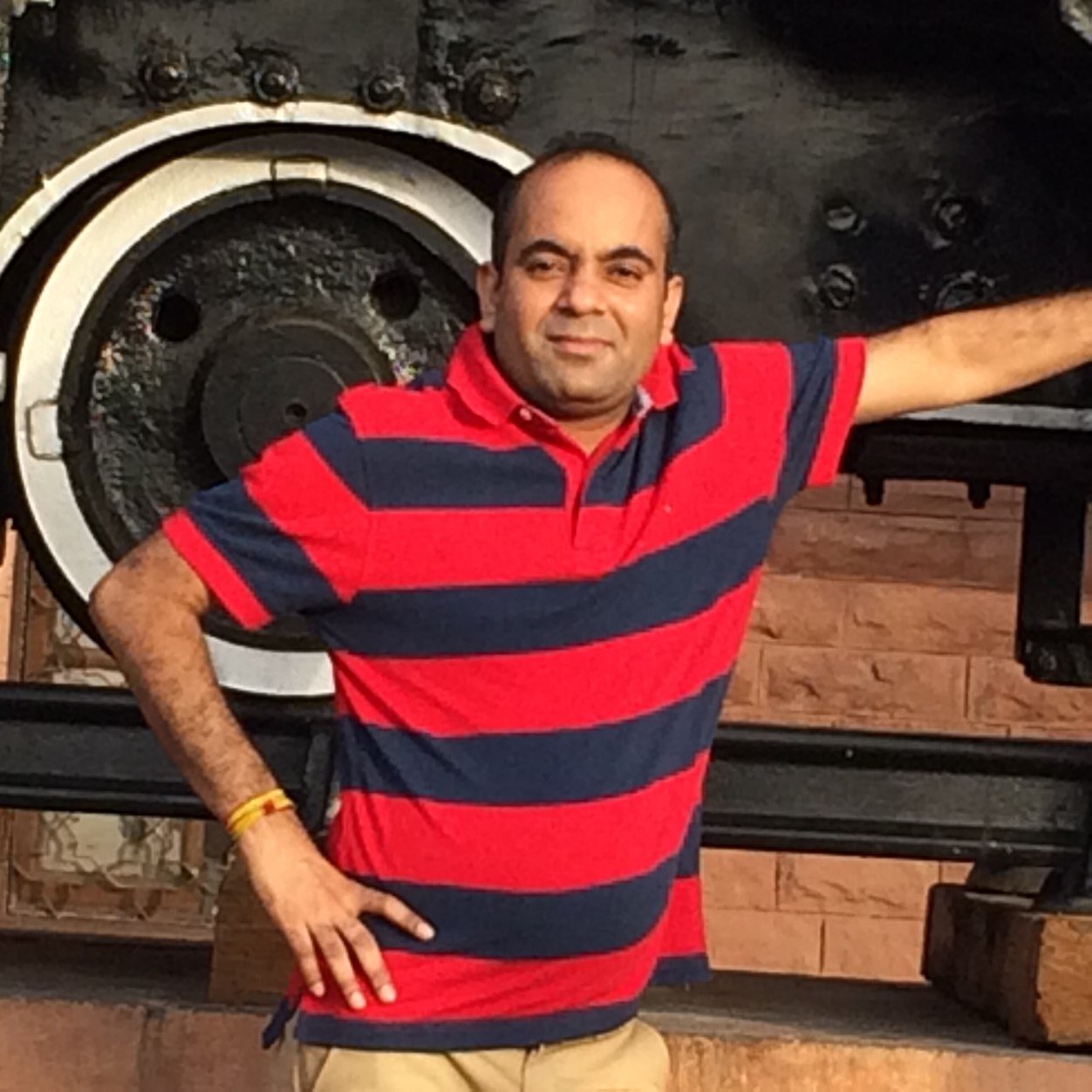 Co-Founder and Managing Partner of women’s ethnic wear brand HEART&SOUL.(From Jagdalpur Chhattisgarh)