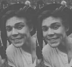 follow @lashtonsbandana @lashtonsbandana @lashtonsbandana