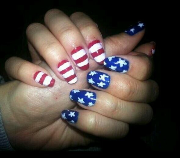 22 y.o    Nail Artist

Insta : chloe__nail_art
& Chloe__prz
Fb : Chloé Nail Art