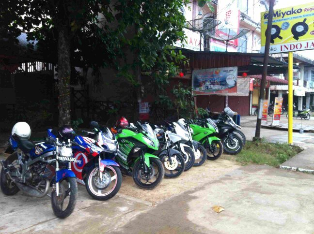 kesederhanaan yang menyatoe kan kita dan menjadi kan persaudaraan hingga tanpa batas
