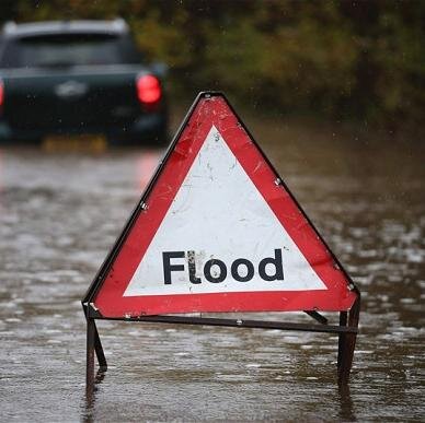 Flood forecast maps for England & Wales. Updated daily from Environment Agency data. Created at #ukblc14 by @edent & @AlexJTRay - unofficial.