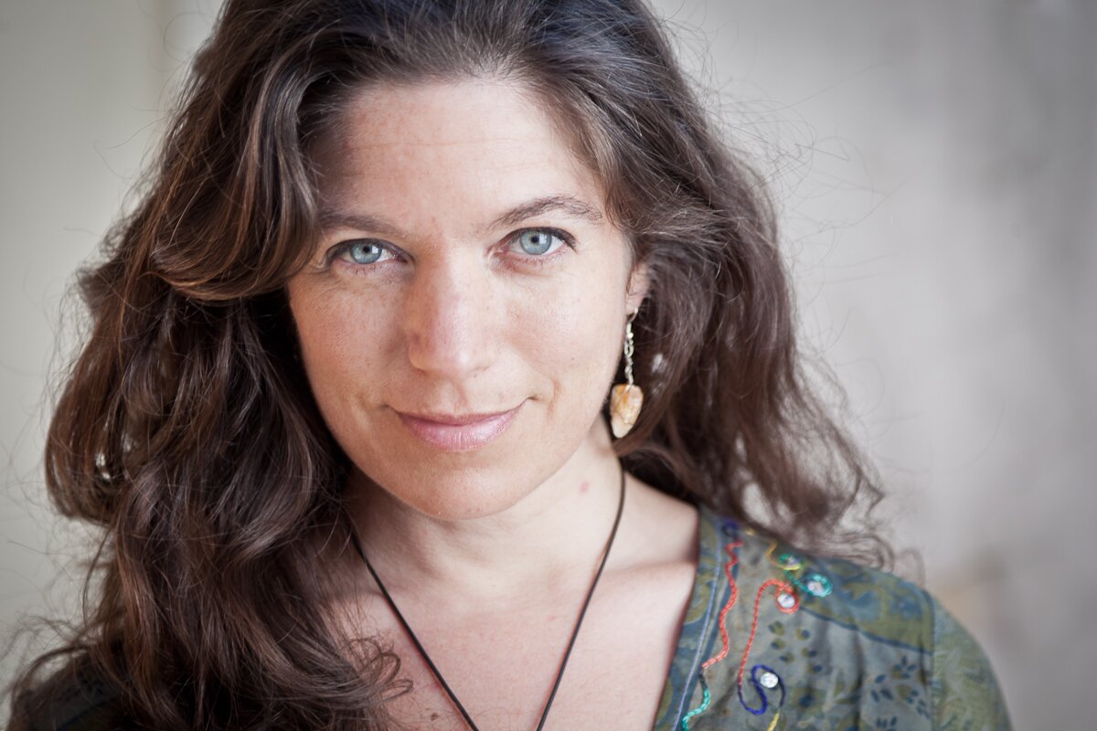 Actriz, performer y profesora de Yoga.
Danzando naturaleza.