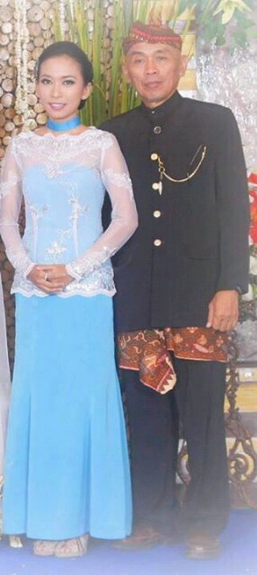 aku selalu bersyukur pernah memiliki kamu, kalian, dan mereka dalam hidupku. .
dan aku selalu bersyukur karena Yesus selalu besertaku. . .