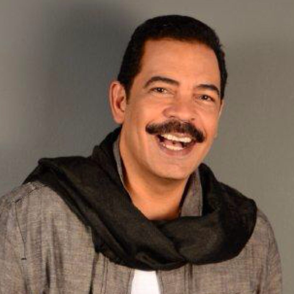 Cantante,Compositor,Pintor y Payaso