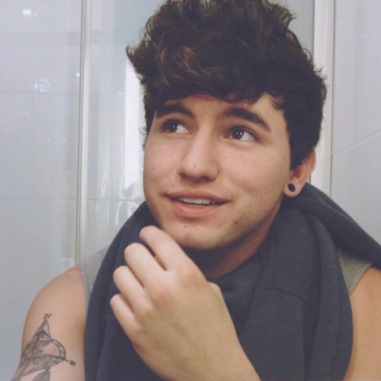 jccayle's profile picture. Currently livin in LA, but I feel like Im always somewhere else in this world. ig ↠ jccaylen