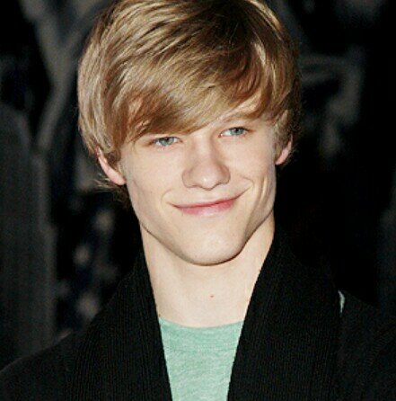 My name is Lucas Parker, I still work at Oscorp after everything that's happened. I'm a certain spidey's man. #18+ RP #OpenRP