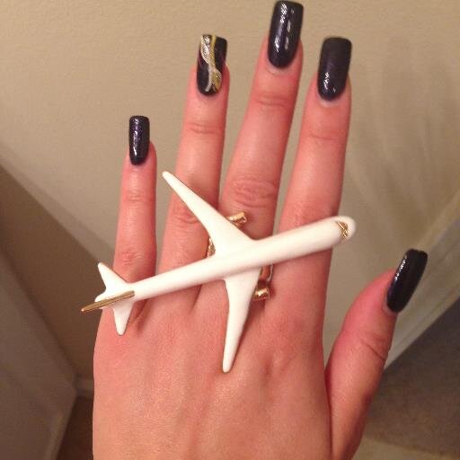 Poly Love ♥ Travel Executive ✈ Event Planner ✎ Educator ♎ Writer ✧ Adventure Seeker ❂ Polyamorist ❥ Art Lover ░ http://t.co/YJ1o2iHqLe ✺