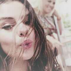 Selena G, Demetria L.