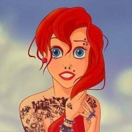 Naci sirena por que sirenos ya había muchos. Sobre fente, faltan gersonas.