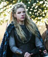 Famous Lethal Shield Maiden. My heart belonging to @Favouredbyodin  #Vikings #TeamNorse No affiliation with History Channel RP AU MC 18 +