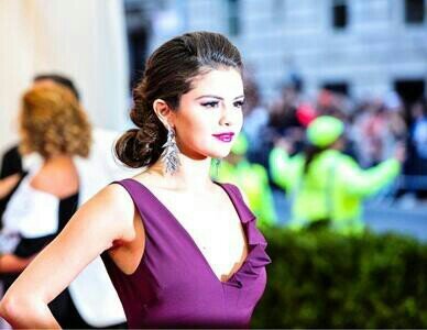 fan incondicional de selena gomez. Adoro sus canciones. Es guapisima y me quedo corta.