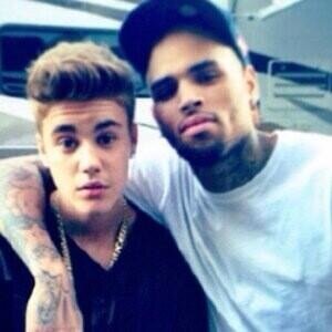 GO FOLLOW  @bieberbeslayin she follows back & RT THAT https://t.co/RzutZQMobB