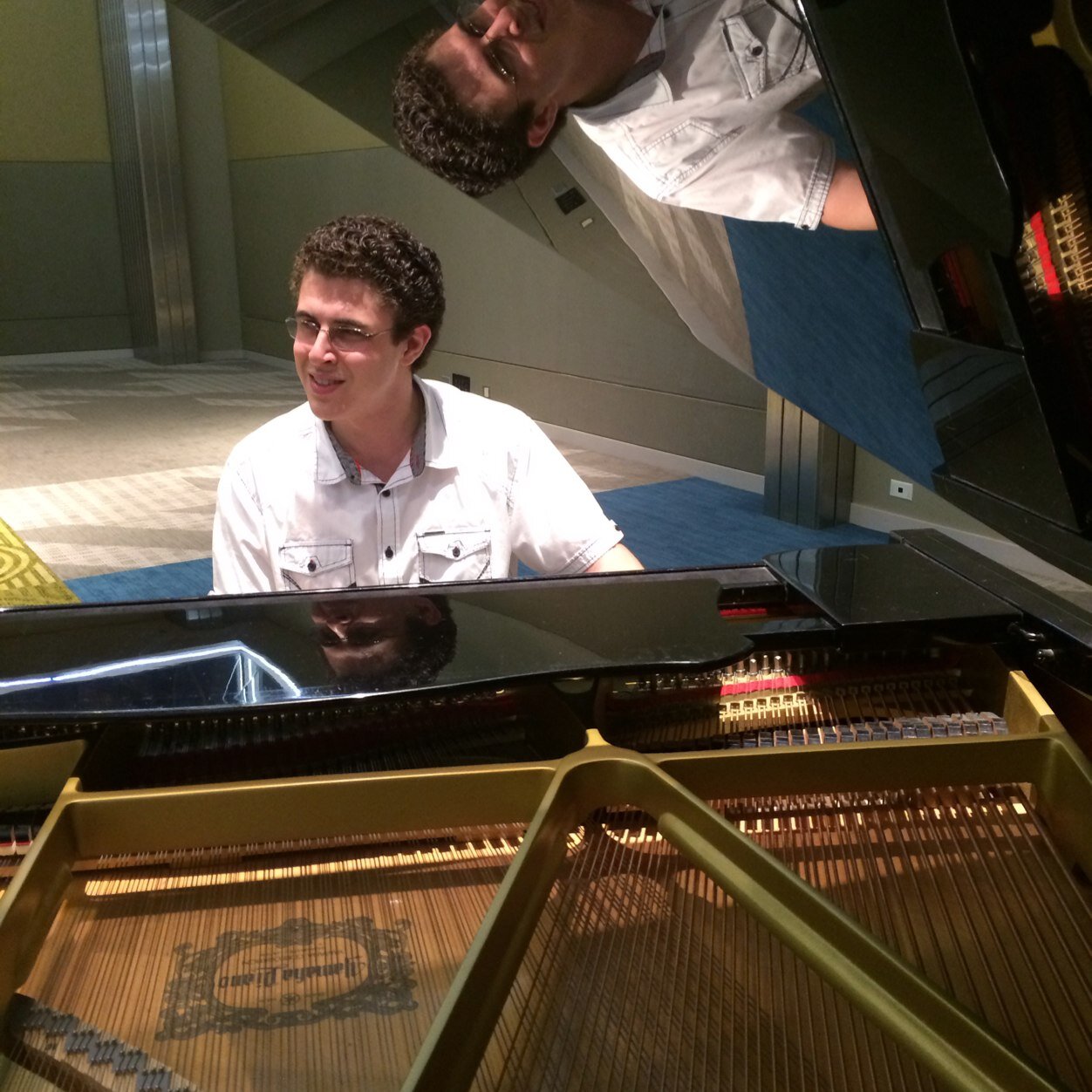 MusicByRocco's profile picture. Singer, pianist, and producer/audio engineer