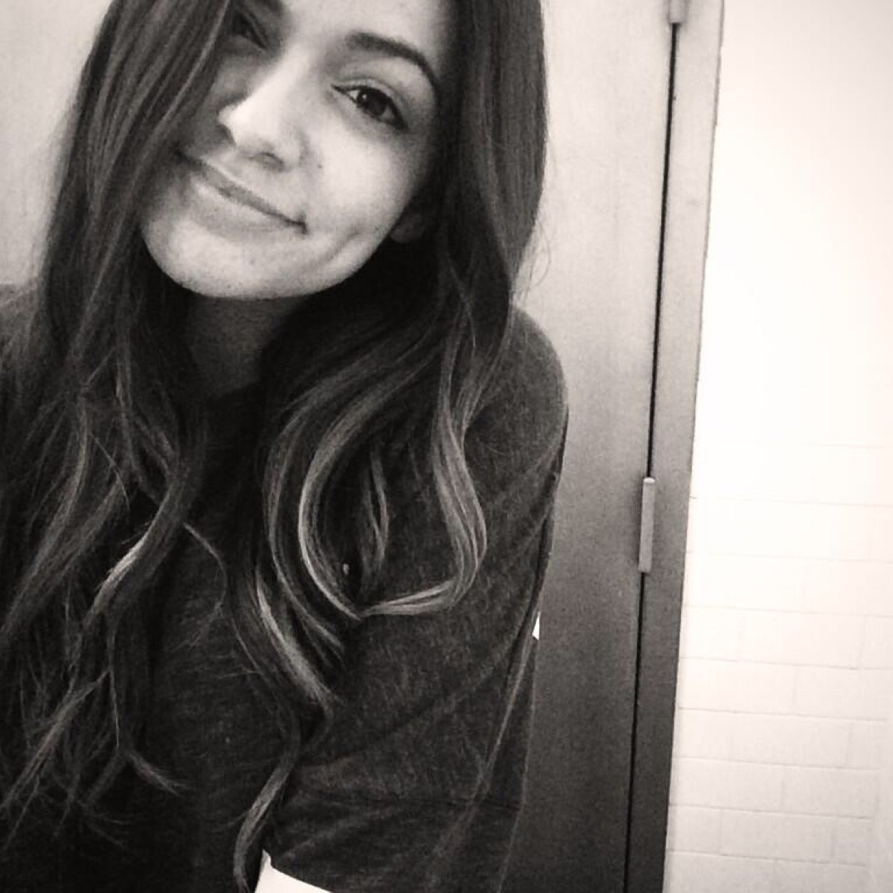 Hi. My name is Bethany Mota and I love fashion,and I'm not the real Bethany She inspired me to do all kinds of things and do different styles.