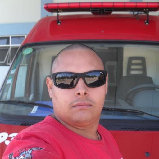 Na vida, não vale tanto o q temos, nem tanto importa o q somos.
 Vale o q realizamos com aquilo q possuímos e, acima de tudo, importa o que fazemos de nós .