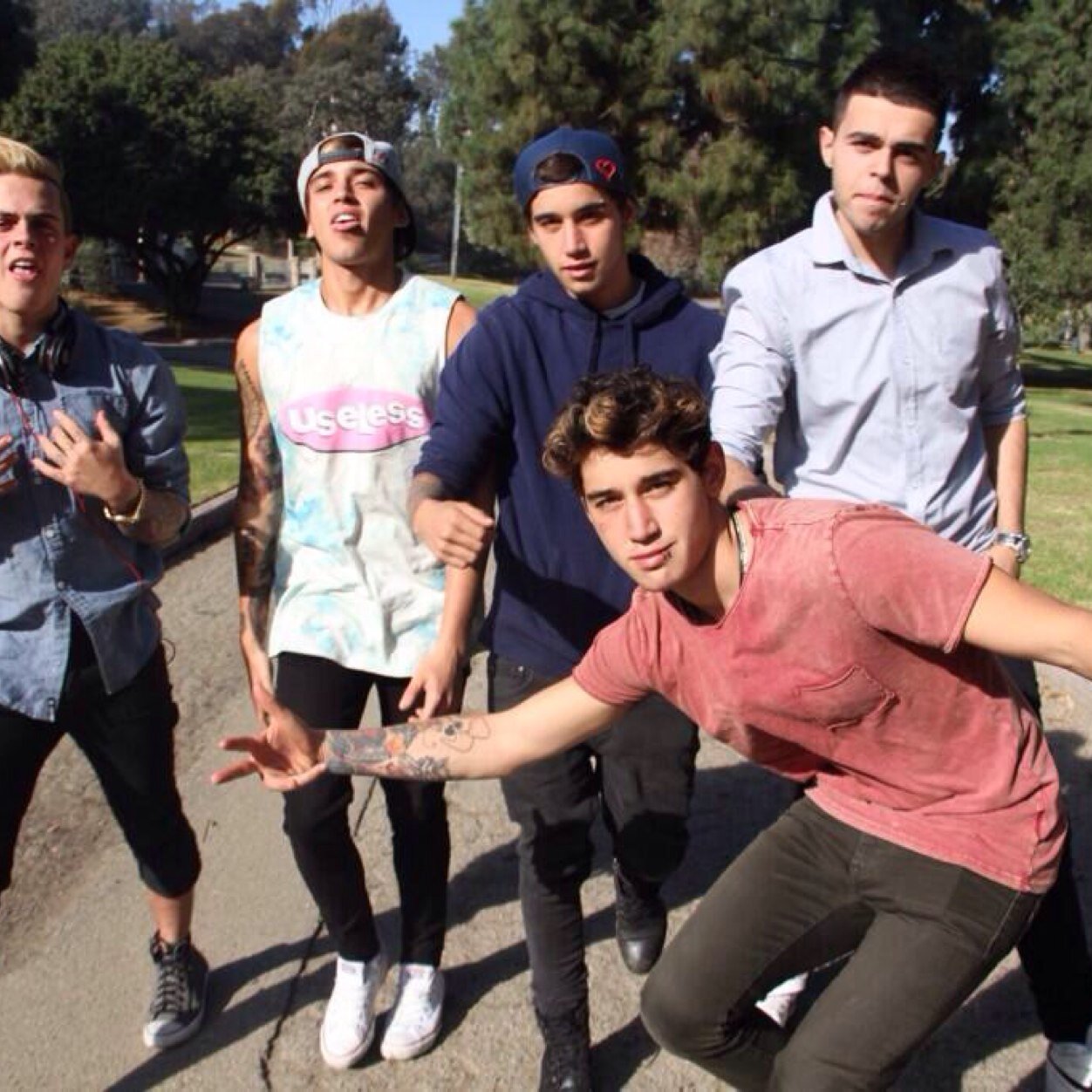 Hai everyone :) janoskians,one direction,ARIANA GRANDE SLAYS