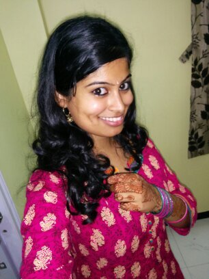 I am a quirky, friendly person...if you get to know me...i am a happy person in all..:D and a hardcore foodie!!! and a super duper TV series addict