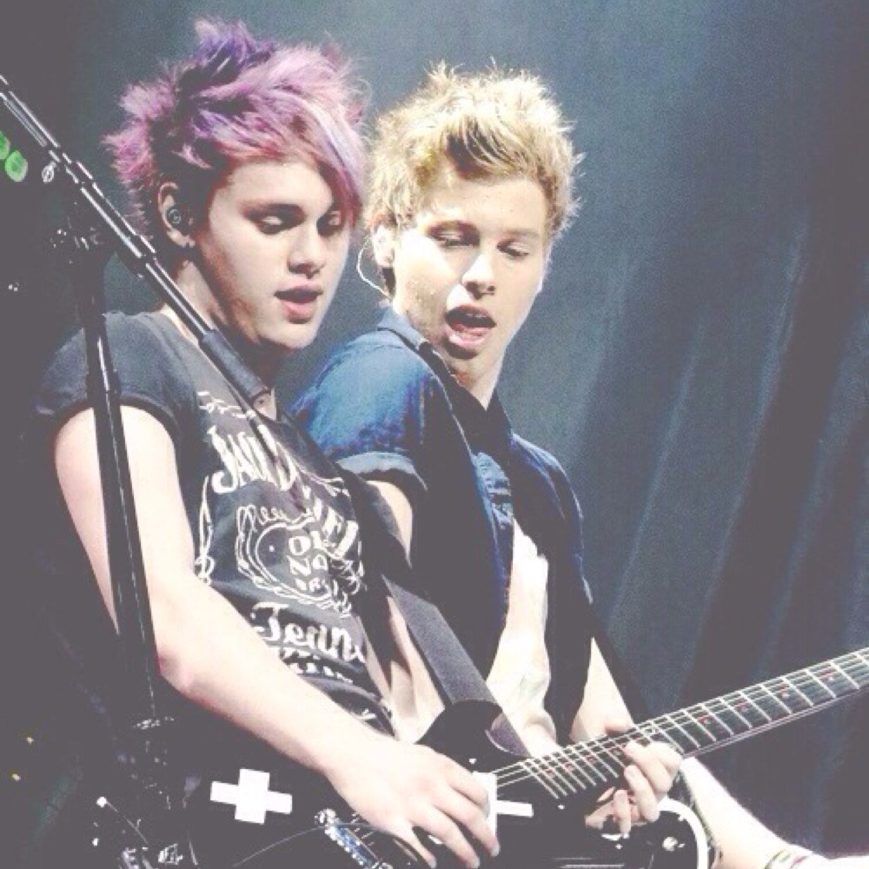 @ashtinmanirwin || please rt the link below