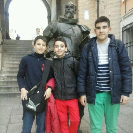 Me encanta mi vida mejores amigos mejor familia :P