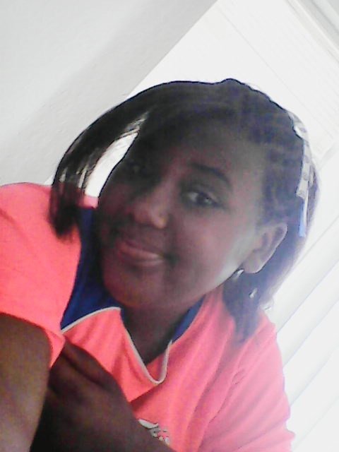 FOLLOW ME I ALWAYS FOLLOW BACK  pretty funny plays soccer and hip hop class follow 4 follow love u guys thanks :-)